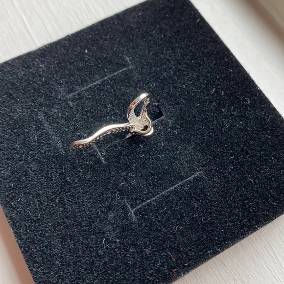 Silver Bow Charm 🎀 - Picture 3 of 3